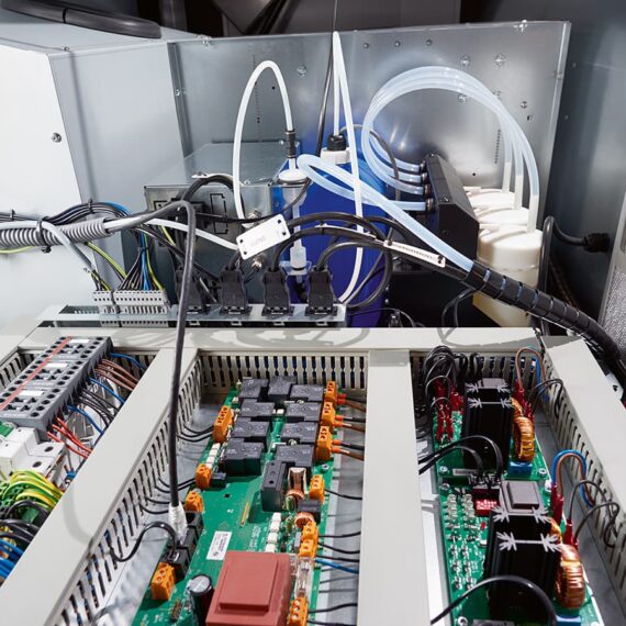 Luxura-Vegaz-9200-profesionalni-solarij-mikro-hr-oprema-kozmeticke-salone-profesionalni-solariji-zagreb-hapro-luxura_0 (9)