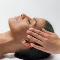 Hyaluronic Repair Serum-mikrohr- (3)